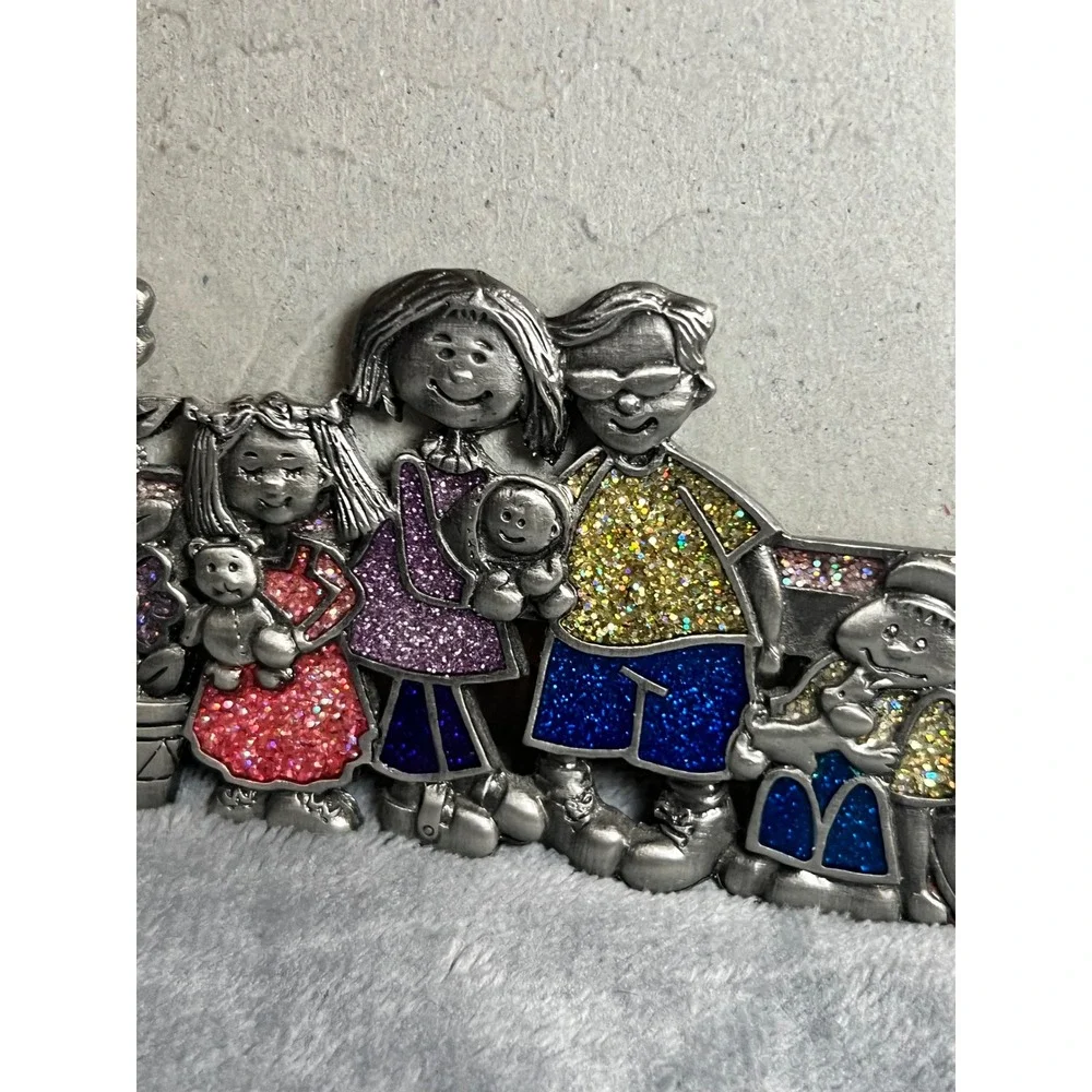 Vintage Family 4x6 Metal Picture Frame Glitter Hearts Kids Pets Silver Tone.